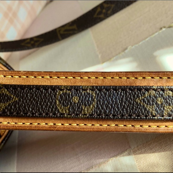 Excellent Condition Rare Louis Vuitton Cross-Body Danube Patent Leather Bag - Picture 9 of 15